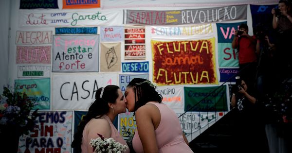 Foto: Boda homosexual colectiva en Brasil (EFE)