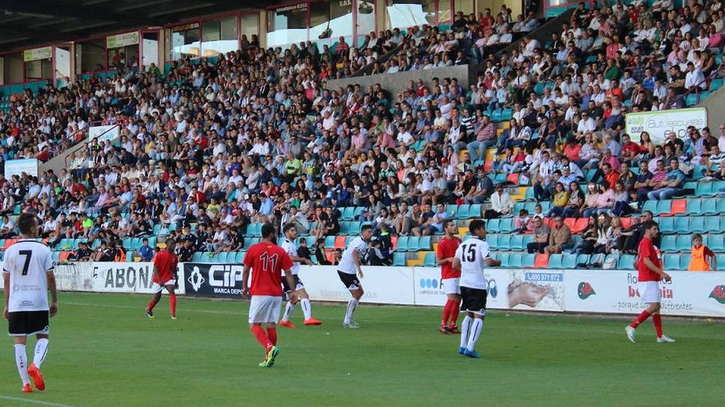 El Salmantino juega sus partidos como local en el Helmántico. (CF Salmantino UDS)