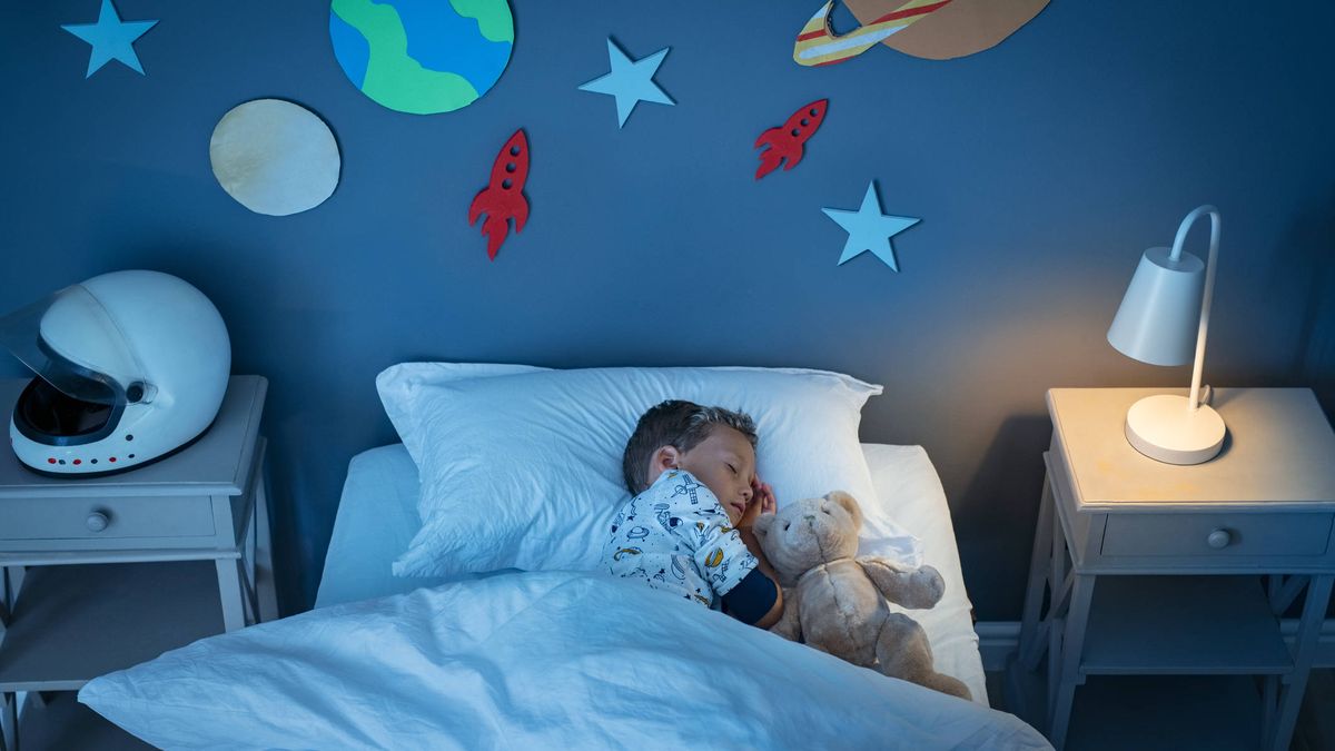 Cómo ayudar a los niños pequeños a que duerman solos