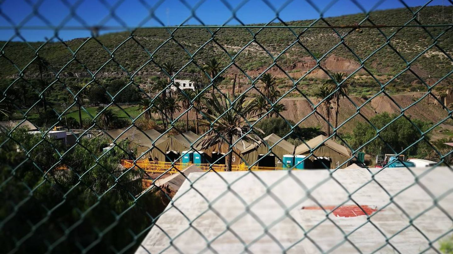 Imágenes desde el exterior del nuevo recinto CATE en Barranco Seco. (A.A.)
