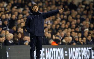 El vestuario del Tottenham pidió la cabeza del 'fracasado' Villas-Boas
