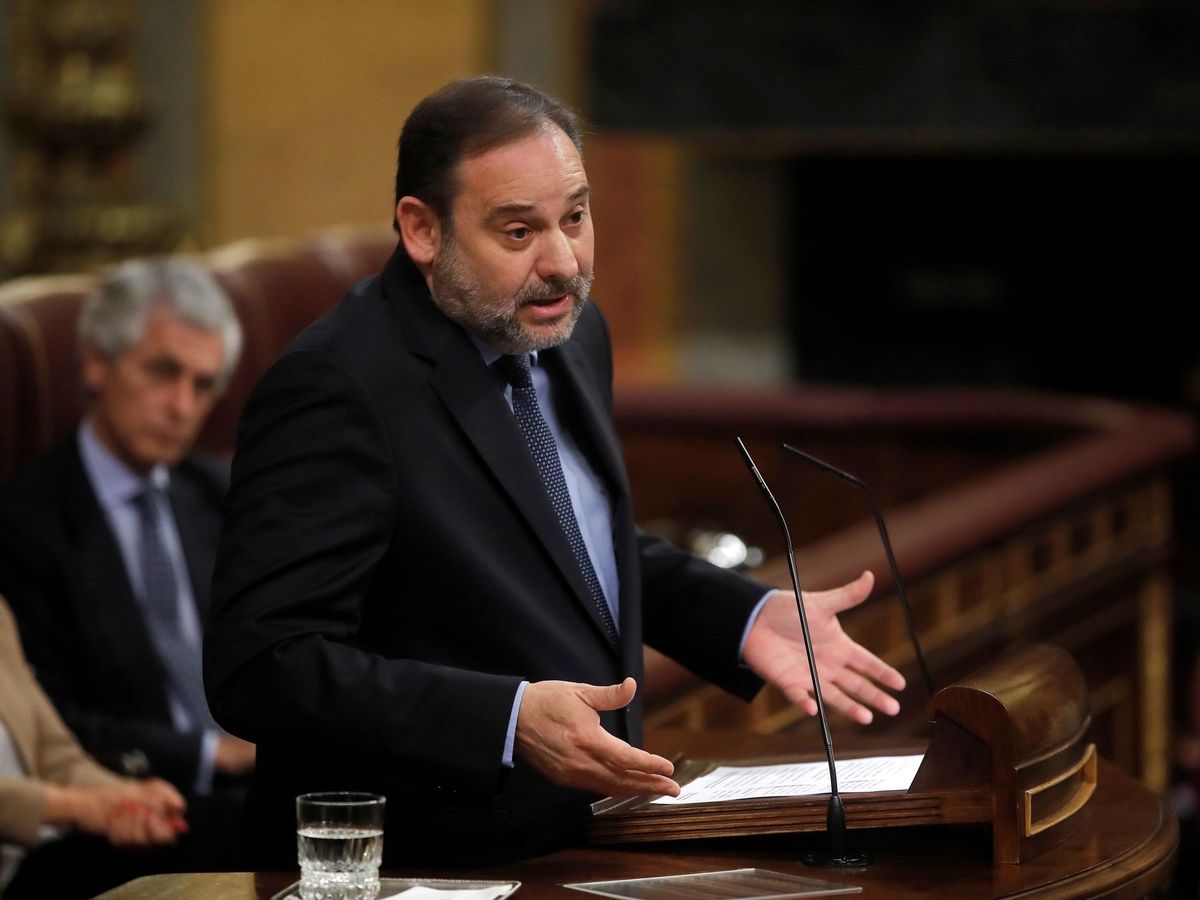 Foto: El ministro de Transportes, José Luis Ábalos, en el Congreso. (EFE)