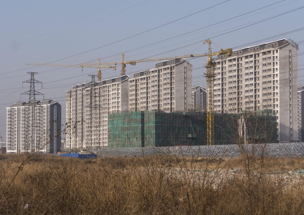 Foto: Imagen de varias viviendas en construcción (EFE)
