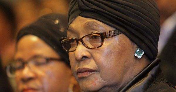 Foto: Fotografía de archivo que muestra a la política y activista Winnie Madikizela-Mandela. (EFE)