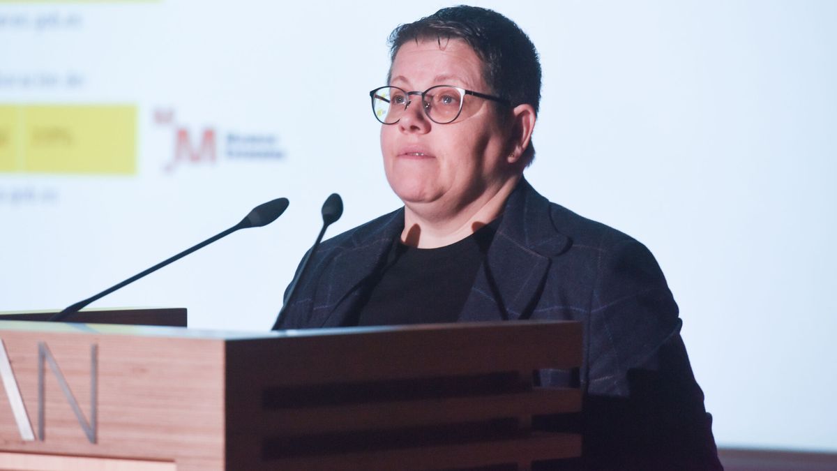 Isabel García, la directora del Instituto de las Mujeres avalada por Ábalos y enfrentada al 'DelirioTrans'