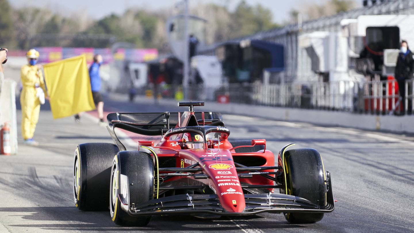 Ferrari volvió a repartir la jornada entre Leclerc y Sainz. El monegasco logró el mejor tiempo el jueves (Javier Rubio)