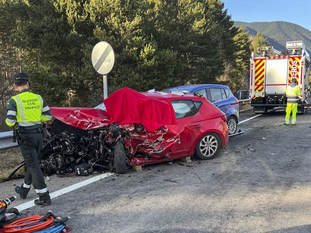 Un muerto y un herido en Marbella tras chocar dos coches, uno en ...
