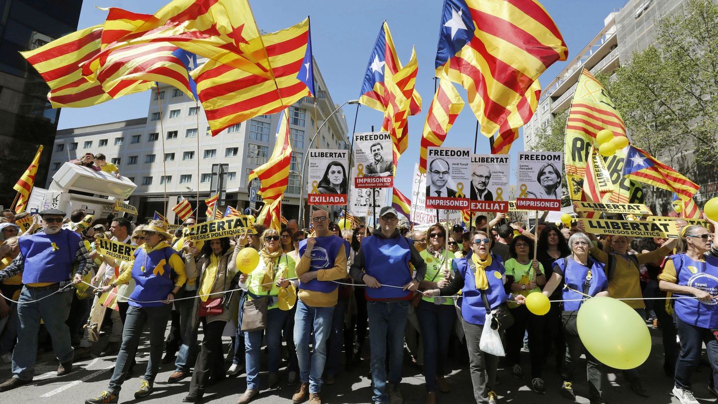 Instante de la manifestación en Barcelona celebrada este domingo. (EFE)