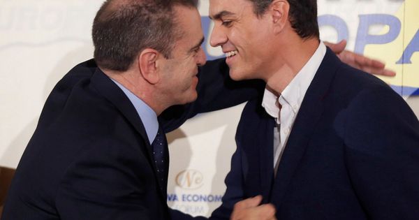 Foto: Pedro Sánchez saluda al líder del PSOE-M, José Manuel Franco, este 31 de enero en el hotel Ritz de Madrid. (EFE)