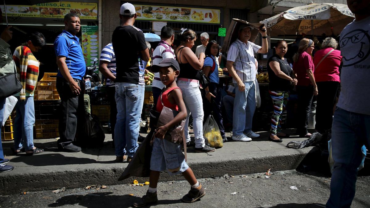 Los centros comerciales de Venezuela reducen su horario por los cortes eléctricos
