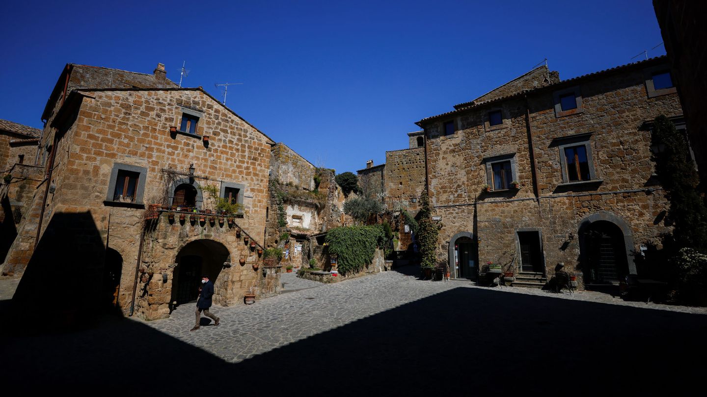 En Civita di Bagnoregio solo viven 12 vecinos (Reuters/Guglielmo Mangiapane)