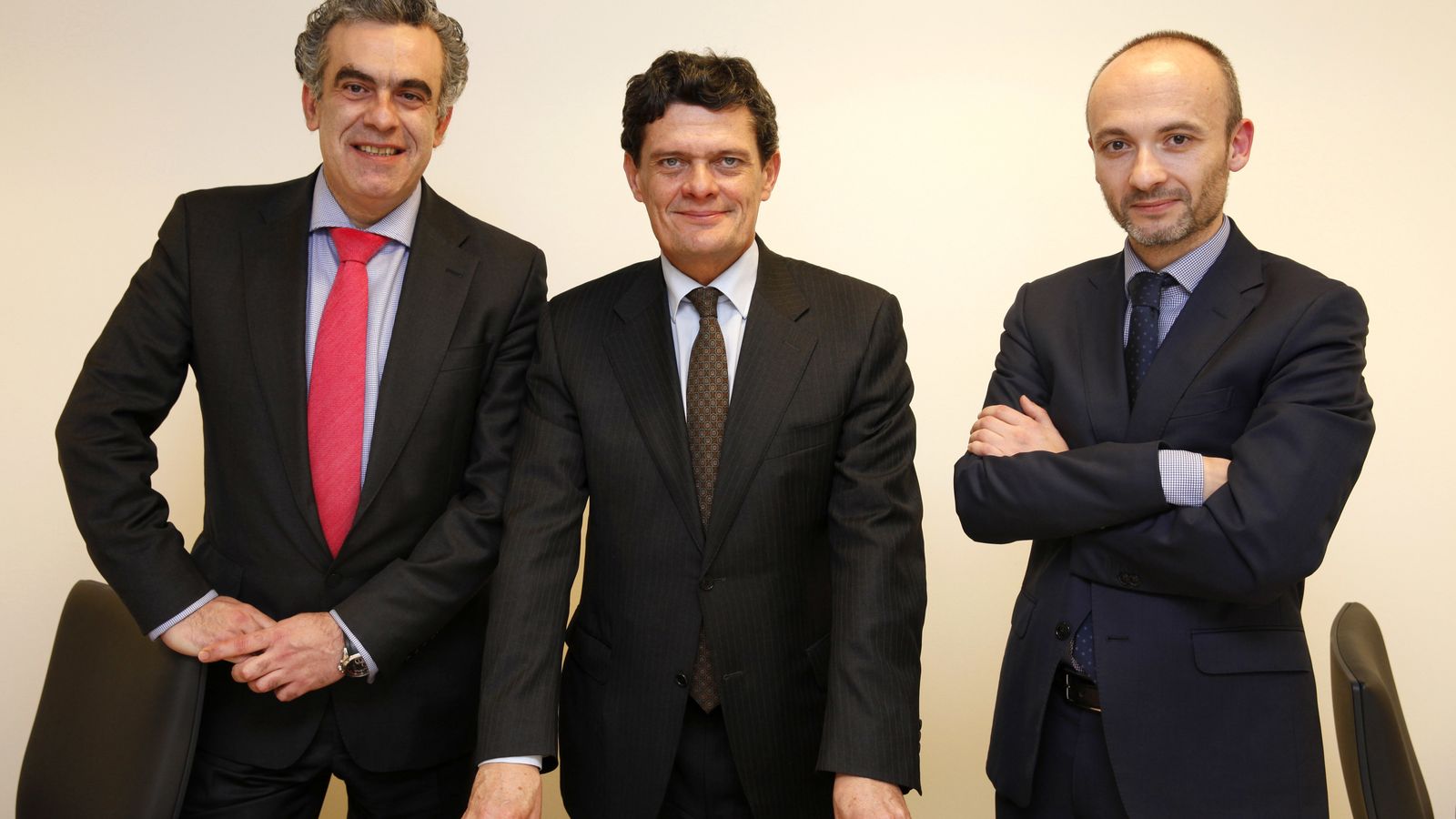Foto: El presidente de Sareb, Jaime Echegoyen (c), y los directores generales Manuel Gómez Gilabert (i) y Óscar García Maceiras.