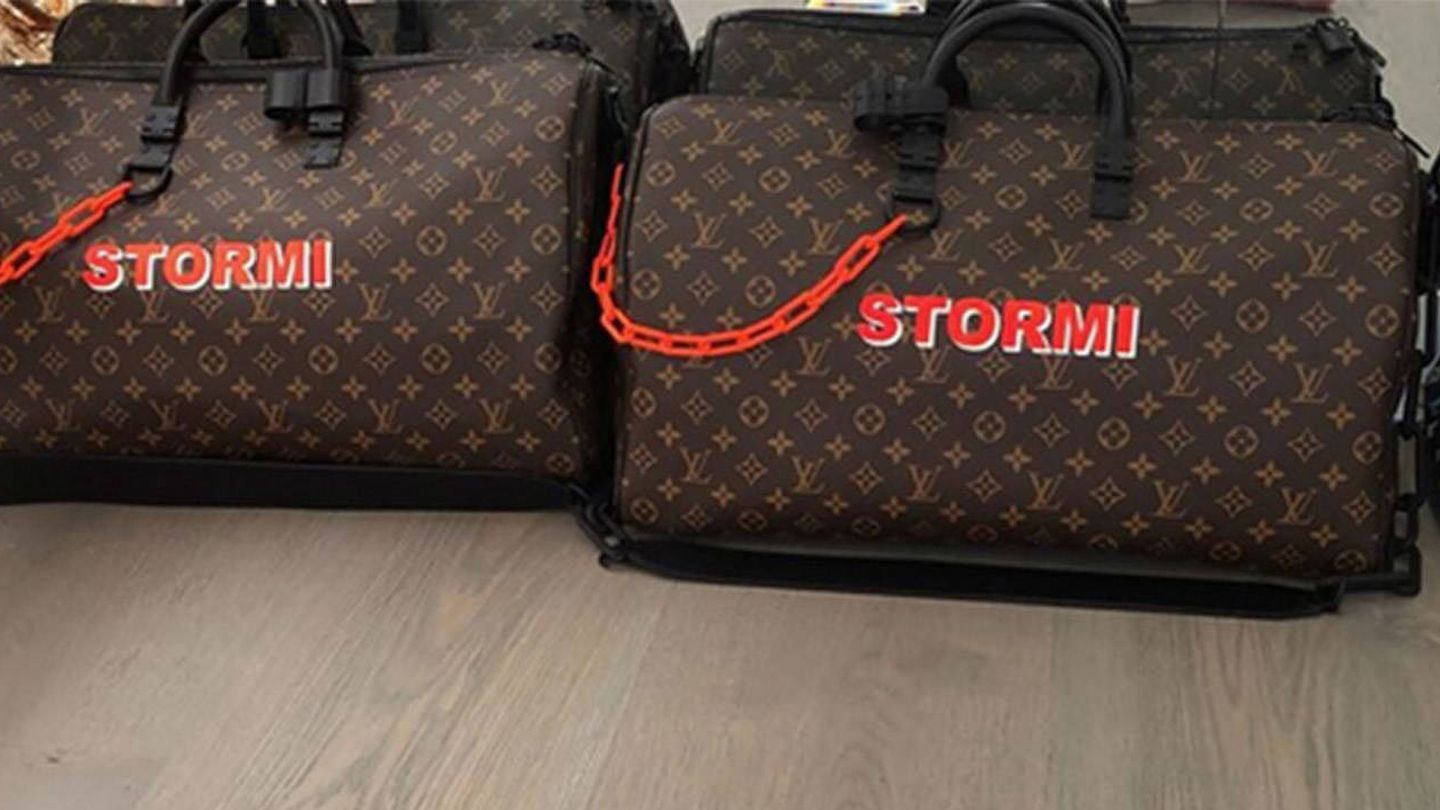 Los bolsos personalizados de la hija de Kylie Jenner. (Instagram)