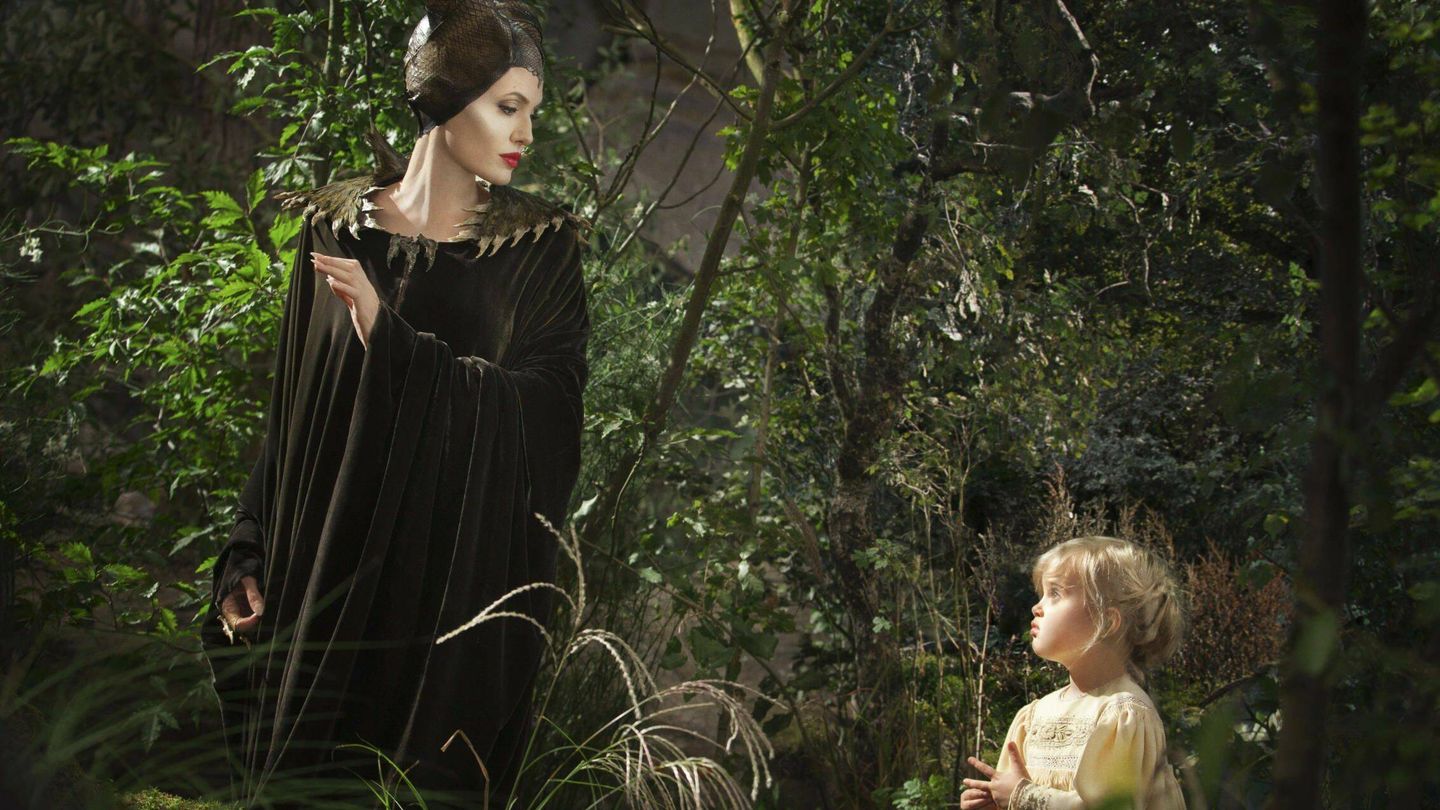 Angelina Jolie y su hija Vivienne en 'Maléfica', en 2012. (EFE)