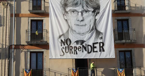 Foto: Rostro de Puigdemont en las proximidades de Barcelona. (Reuters)