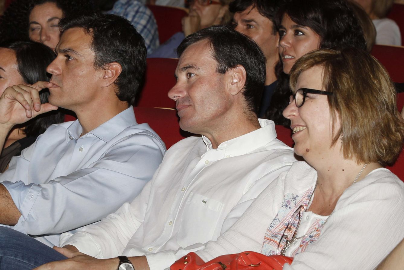 Pedro Sánchez, Tomás Gómez y Maru Menéndez en 2014. (EFE)