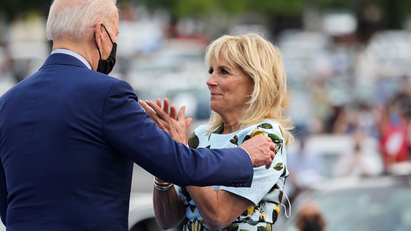 Joe y Jill Biden. (Reuters)