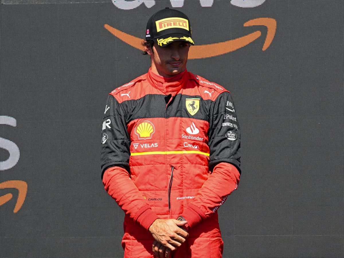 Foto: Carlos Sainz, en el podio de Montreal. (David Kirouac/Reuters)