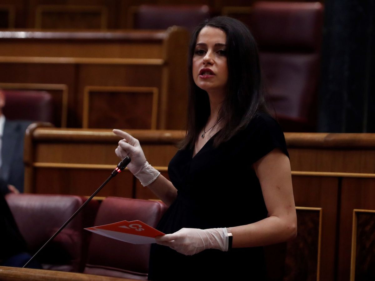 Foto: Inés Arrimadas, en su escaño del Congreso, durante el pleno del miércoles. (EFE)