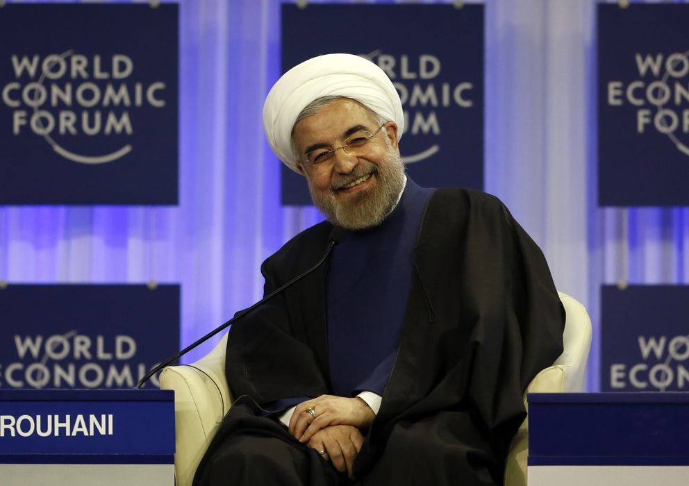Foto: El presidente iraní, Hasan Rohani, sonríe a las cámaras durante el Foro Económico Mundial. (Reuters)