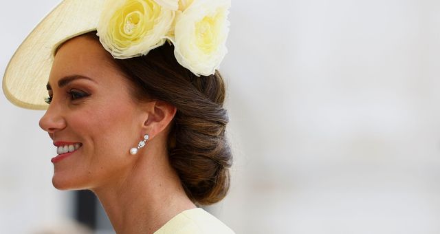 Los pendientes de Kate Middleton son de la reina Isabel II. (Reuters/Hannah McKay)