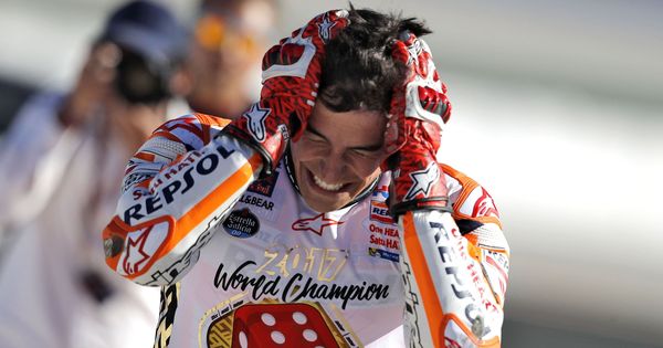 Foto: Marc Márquez tras proclamarse por cuarta vez campeón de MotoGP. (EFE)