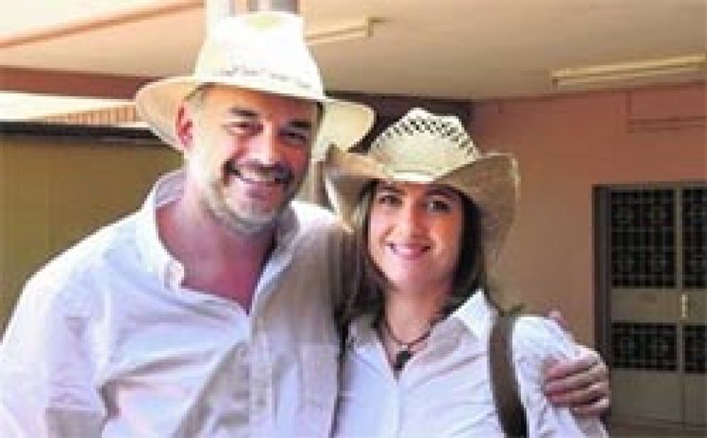 Foto: González Pons 'enchufa' a su mujer en Aguas de Valencia, según los sindicatos
