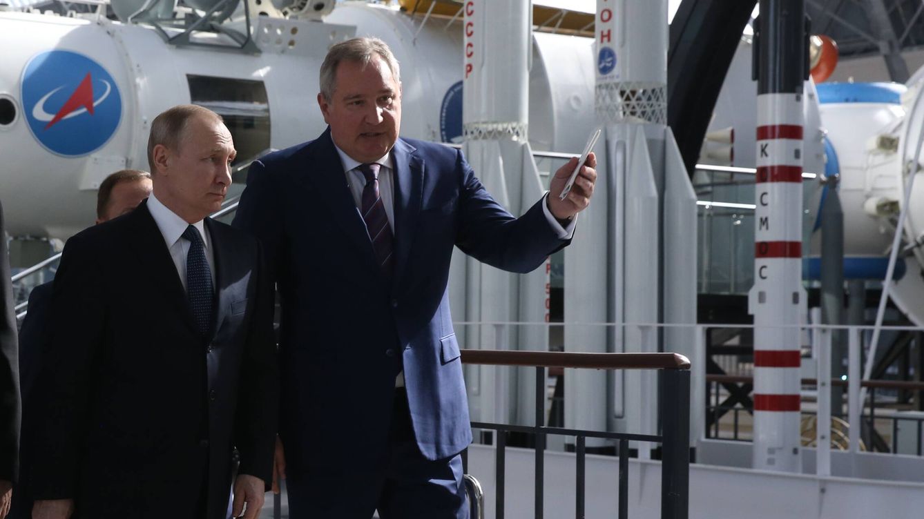 Foto: Vladímir Putin y Dimitri Rogozin. (Getty/Mikhail Svetlov)