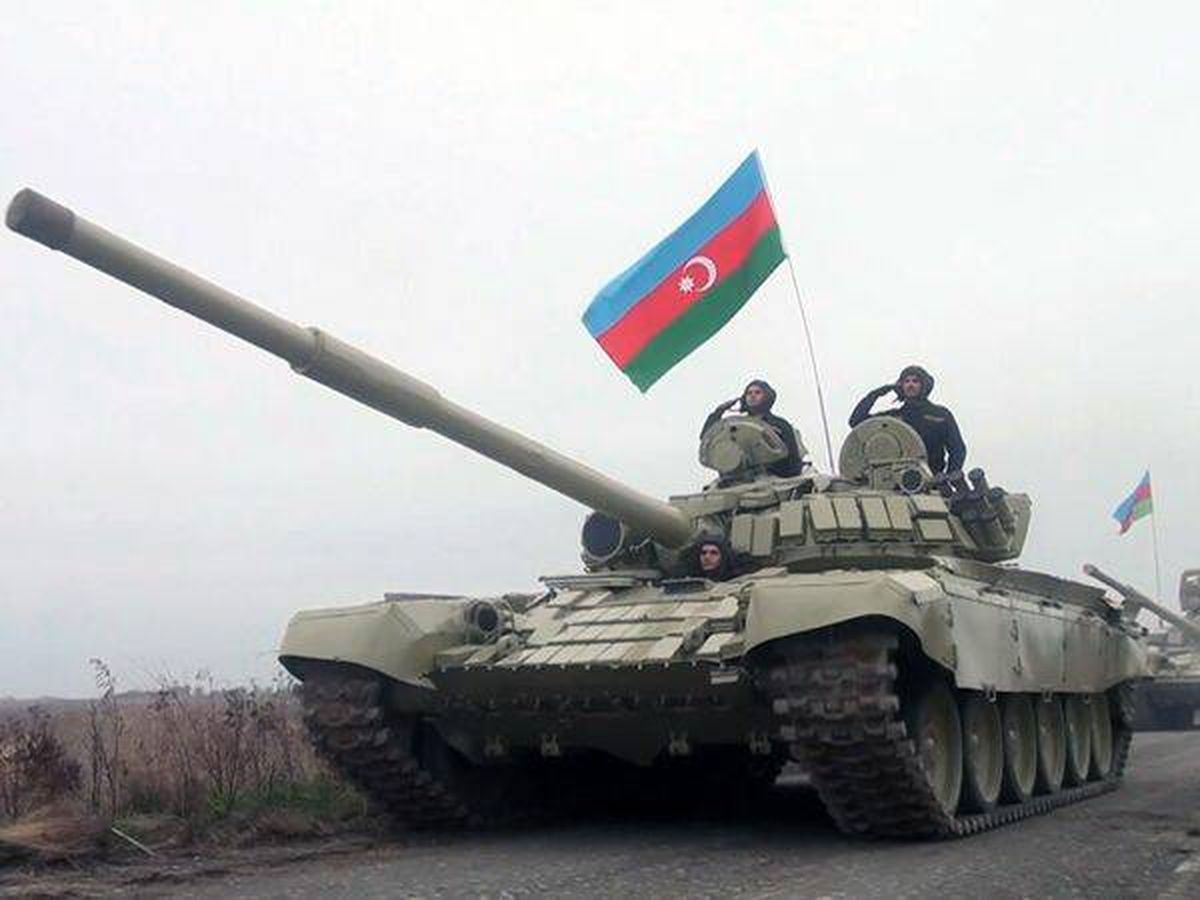Foto: Un tanque azerbaiyano, en la región de Aghdam. (EFE)