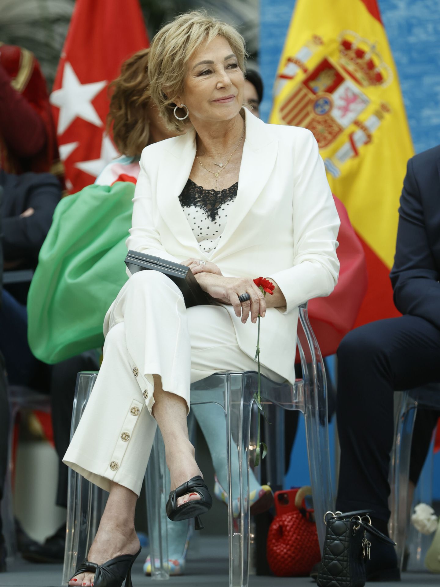 Ana Rosa Quintana, tras recibir la Medalla de Honor de la Ciudad de Madrid. (EFE/Pool/Mariscal)
