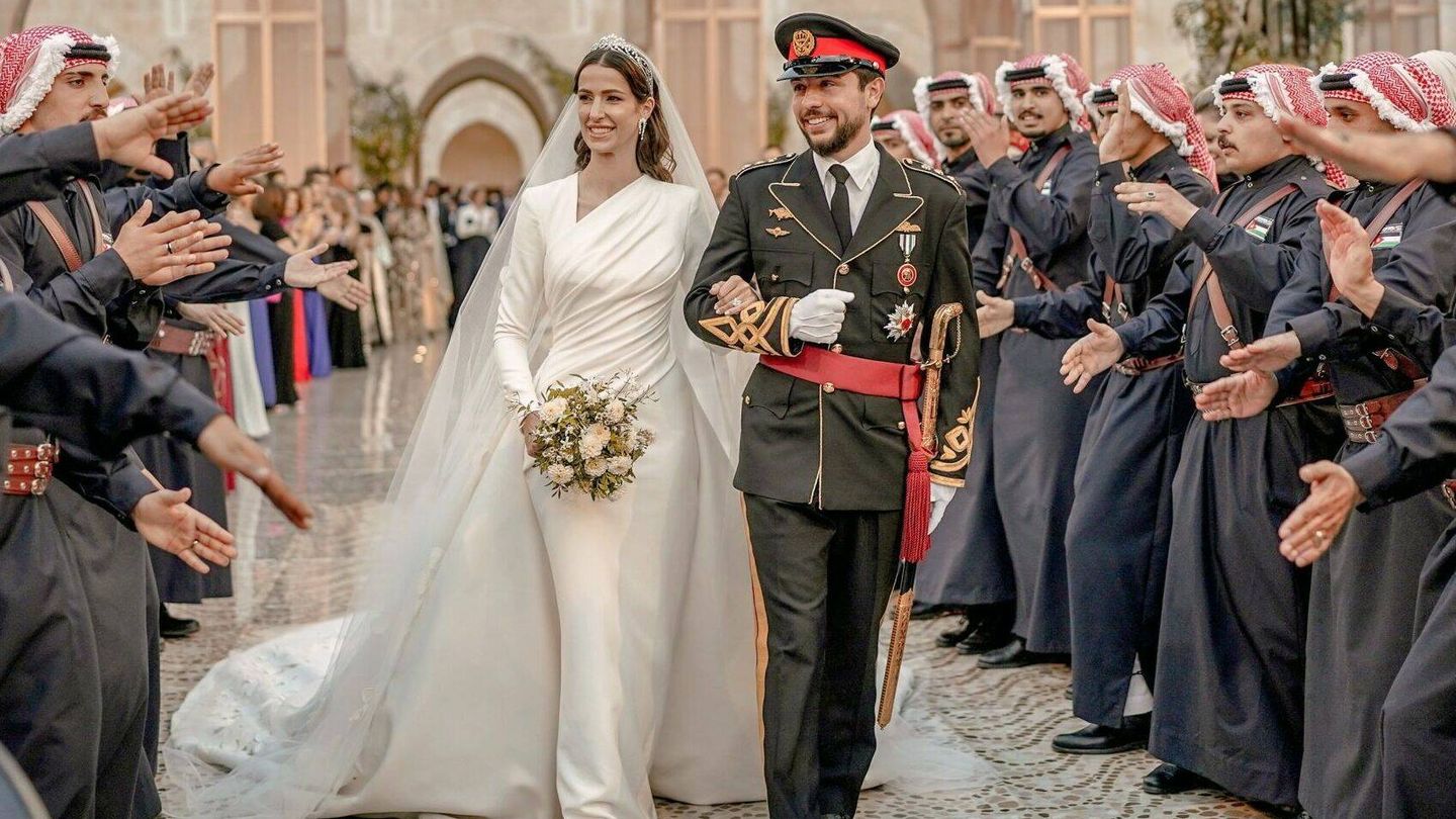 Hussein de Jordania y Rajwa al Saif, recién casados. (RHC)