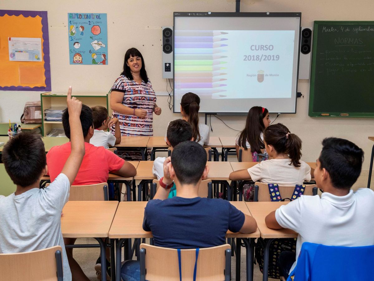 Foto: Alumnos en un colegio de Ceheguín, en Murcia. (EFE)