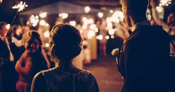 Foto: Una pareja celebra su boda. (Pixabay)