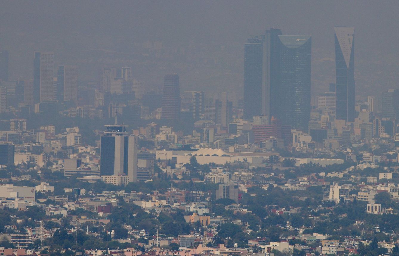 Fotografía de la Ciudad de México con alto indice de contaminantes el 23 de octubre de 2020. (EFE)