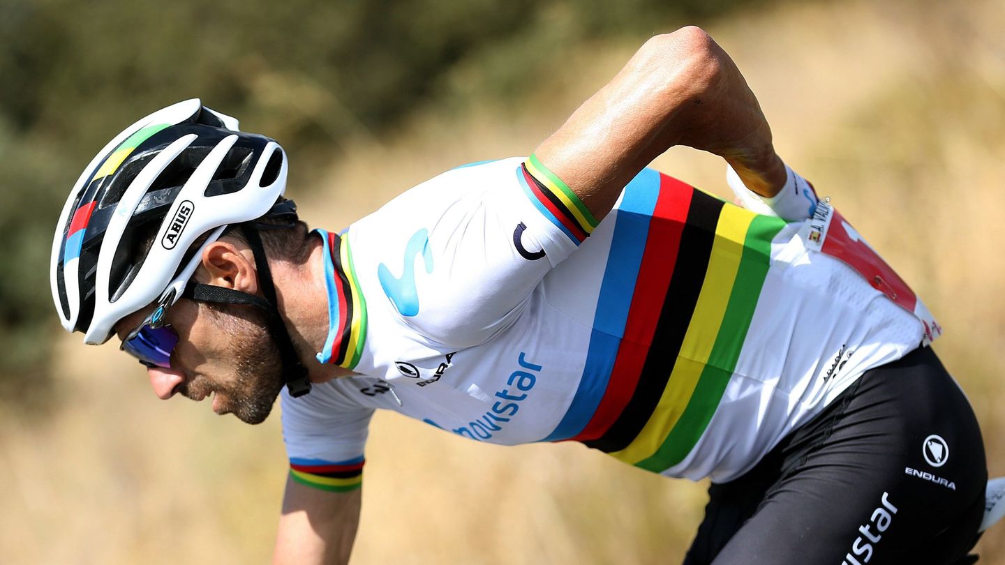 Alejandro Valverde con su maillot arcoíris. (EFE)