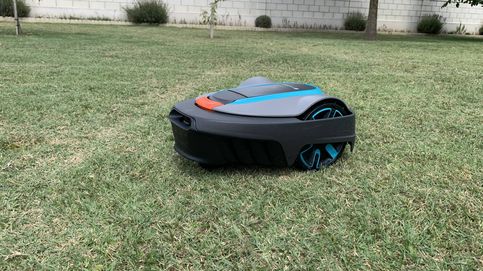 15 días con un robot cortacésped: esto es lo más parecido a usar una Roomba en tu jardín