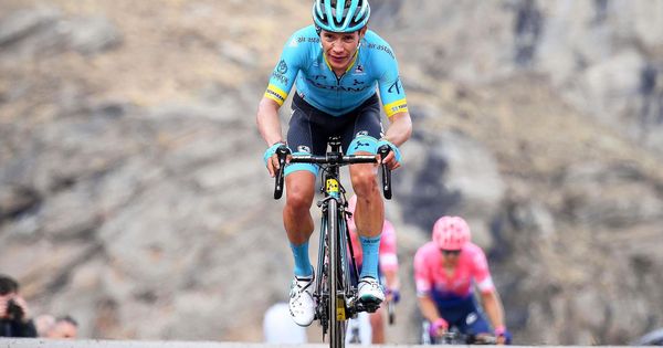 Foto: MA López, del conjunto Astana, durante el pasado Giro de Italia. (EFE)