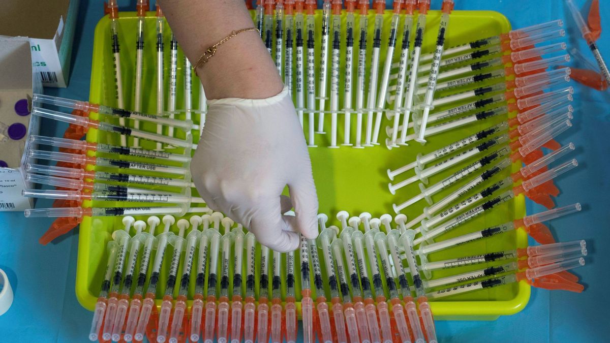 Vacunar a nuestros niños o al resto del mundo: el dilema del final de la pandemia