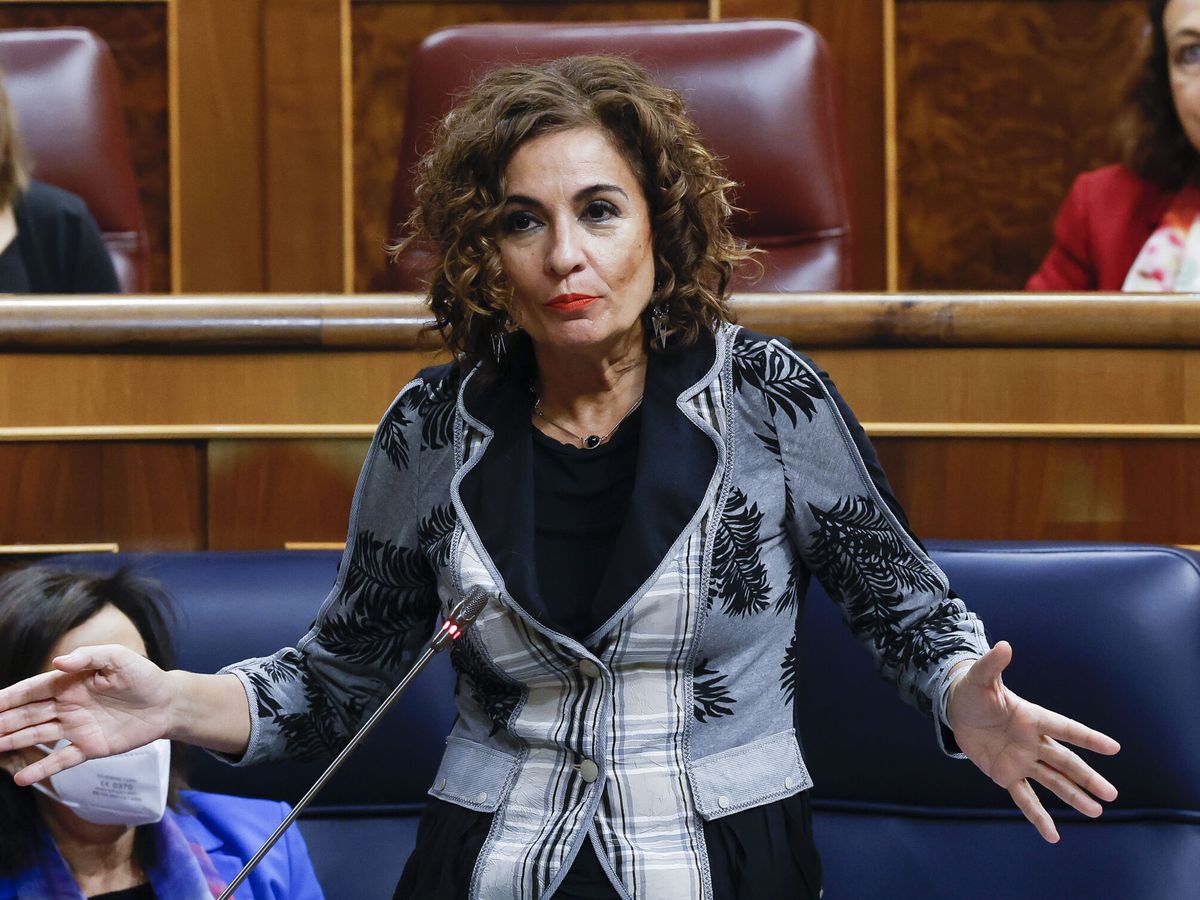 Foto: La ministra de Hacienda, María Jesús Montero, durante el pleno celebrado este miércoles en el Congreso de los Diputados. (EFE/J.J. Guillén)