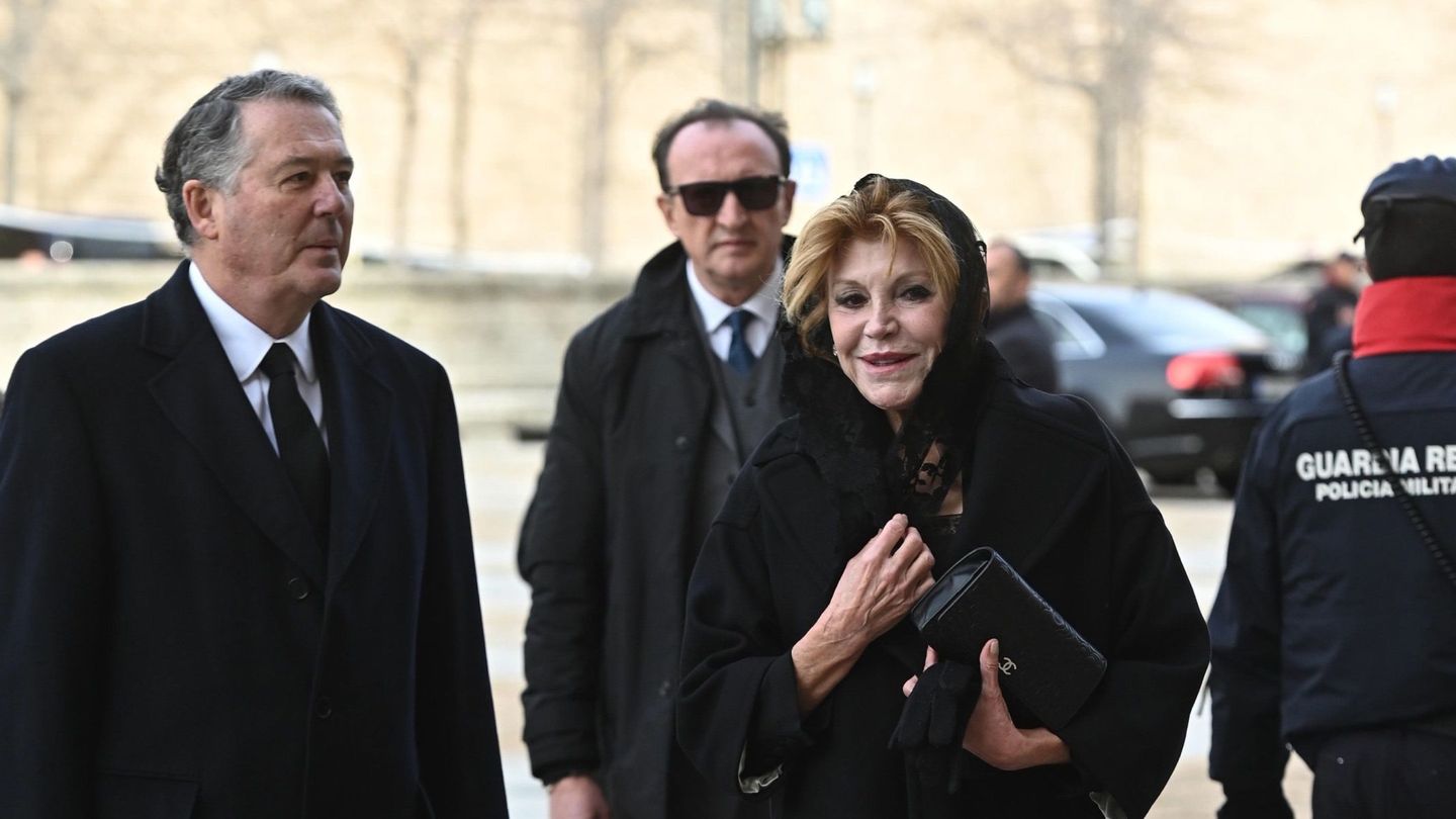 La baronesa Thyssen, Carmen Cervera y José María Michavila, a su llegada al funeral por la infanta Pilar de Borbón. (EFE)