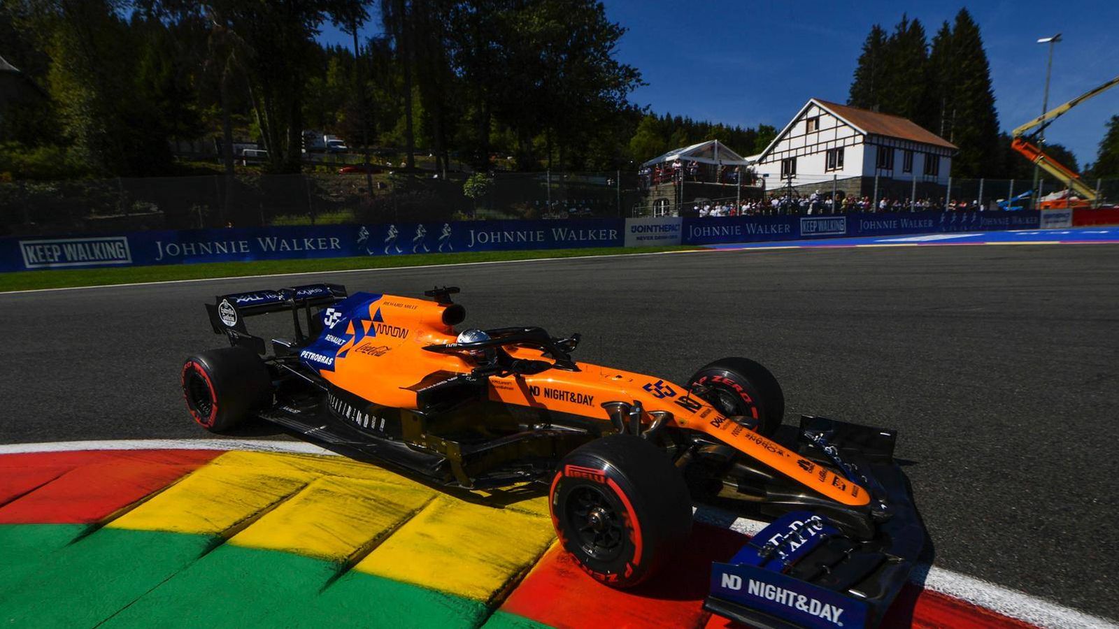 Foto: Por segunda vez en la presente temporada, Sainz se quedaba en el Q1, tras solo dar una vuelta clasificatoria (McLaren)
