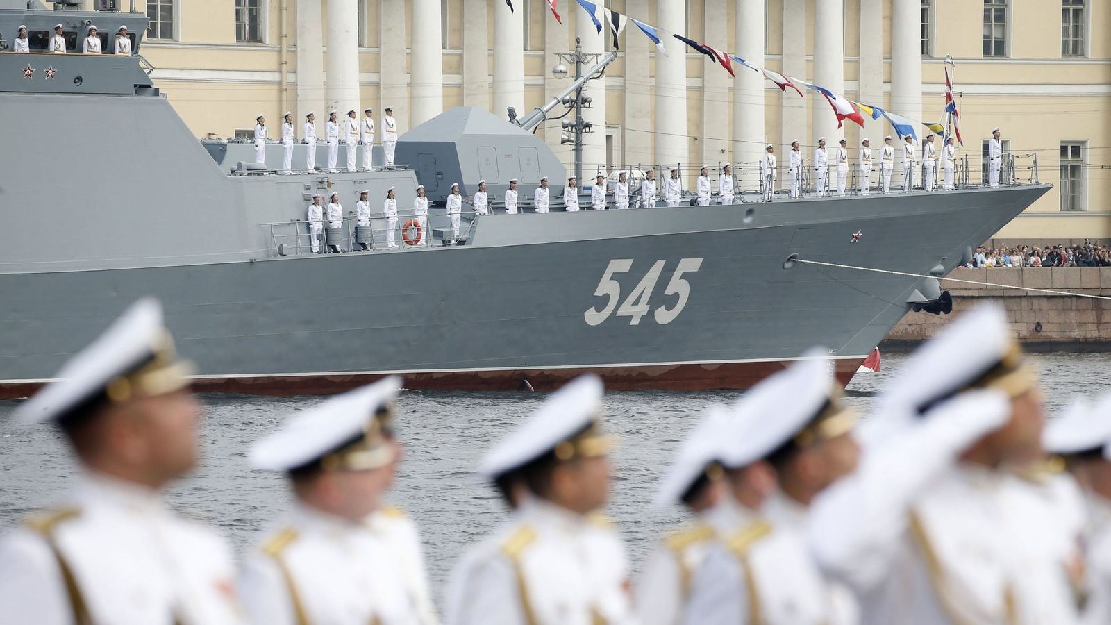 Una de las primeras imágenes del buque Admiral Makarov en 2017, el año de su entrada en servicio. (Reuters)