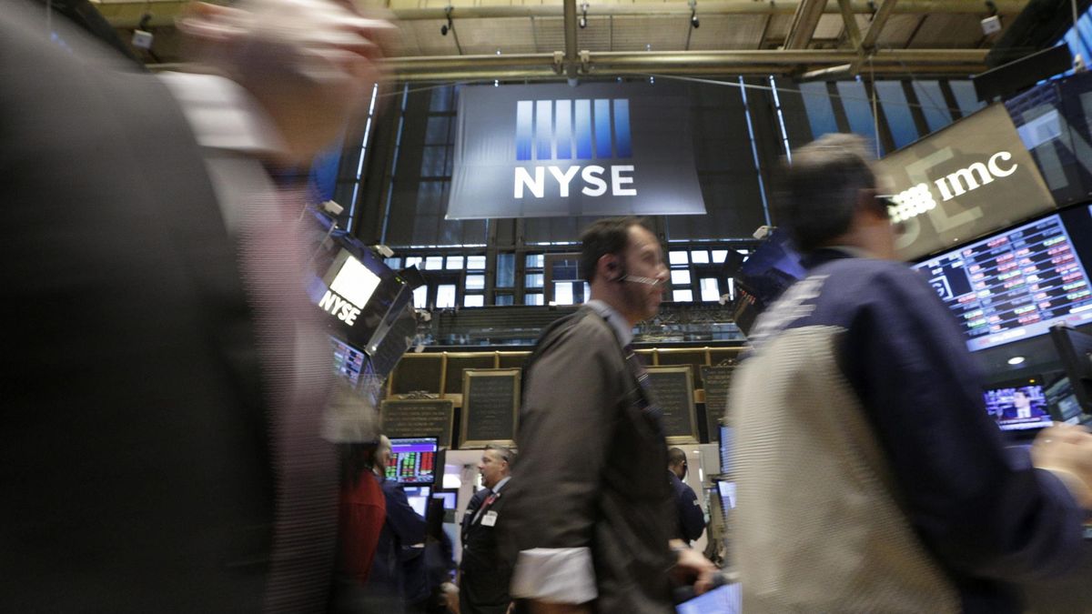 Wall Street sigue en la estacada ante la subida del paro y los resultados bancarios