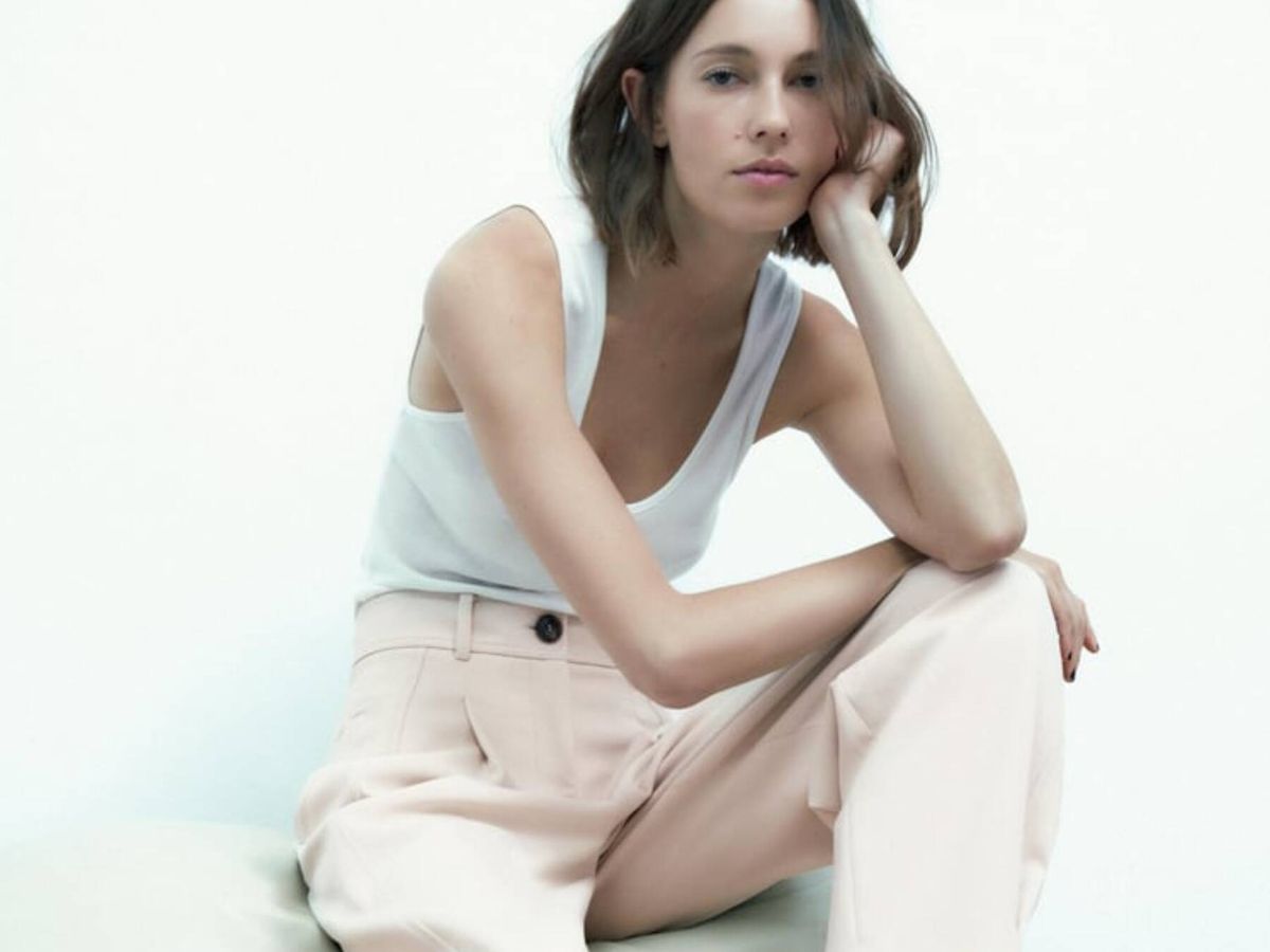 Foto: Pantalones de vestir de Zara para tus looks de oficina. (Cortesía/Zara)