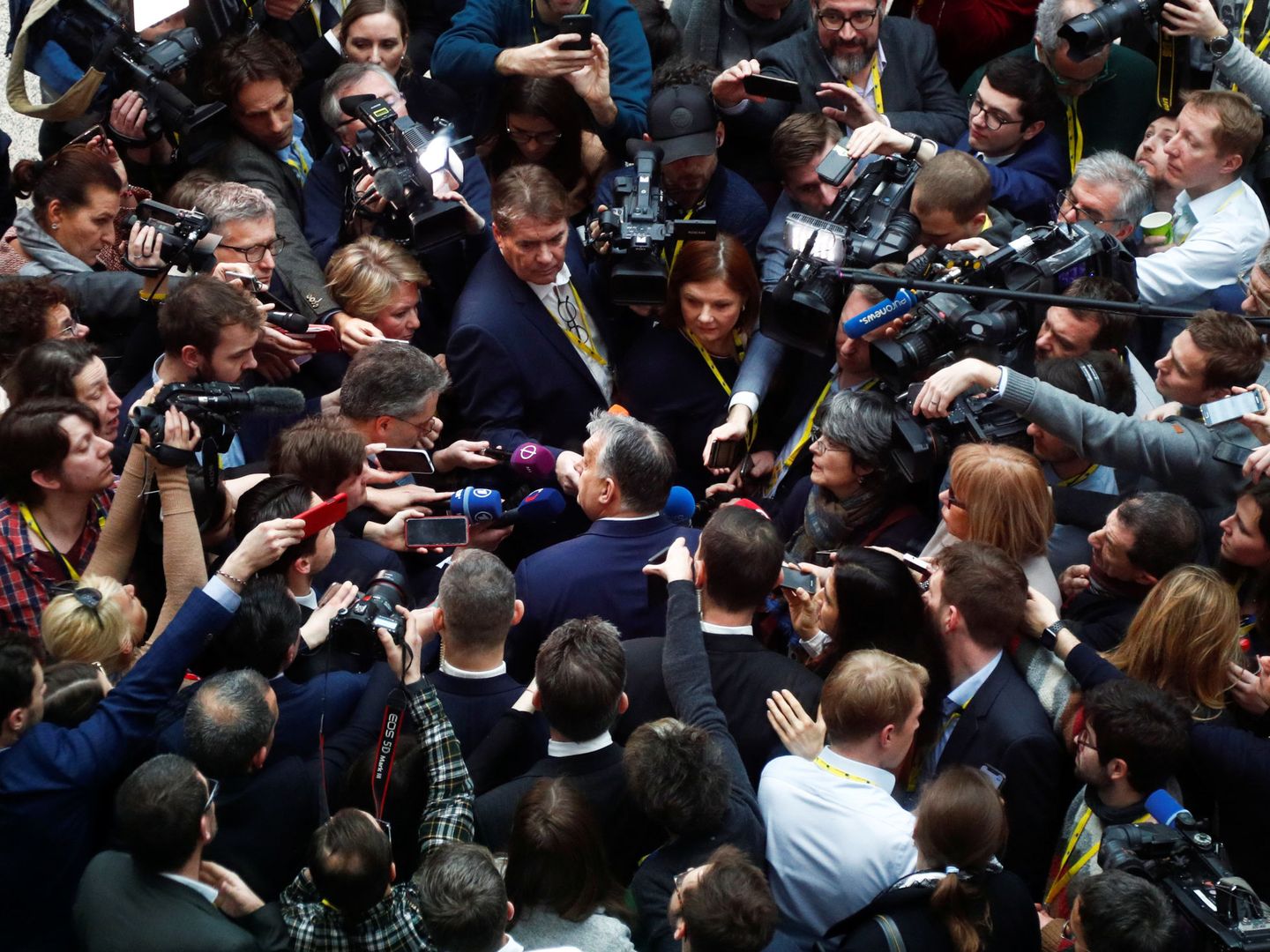 El primer ministro de Hungría habla ante la prensa durante el último Consejo Europeo presencial. (Reuters)