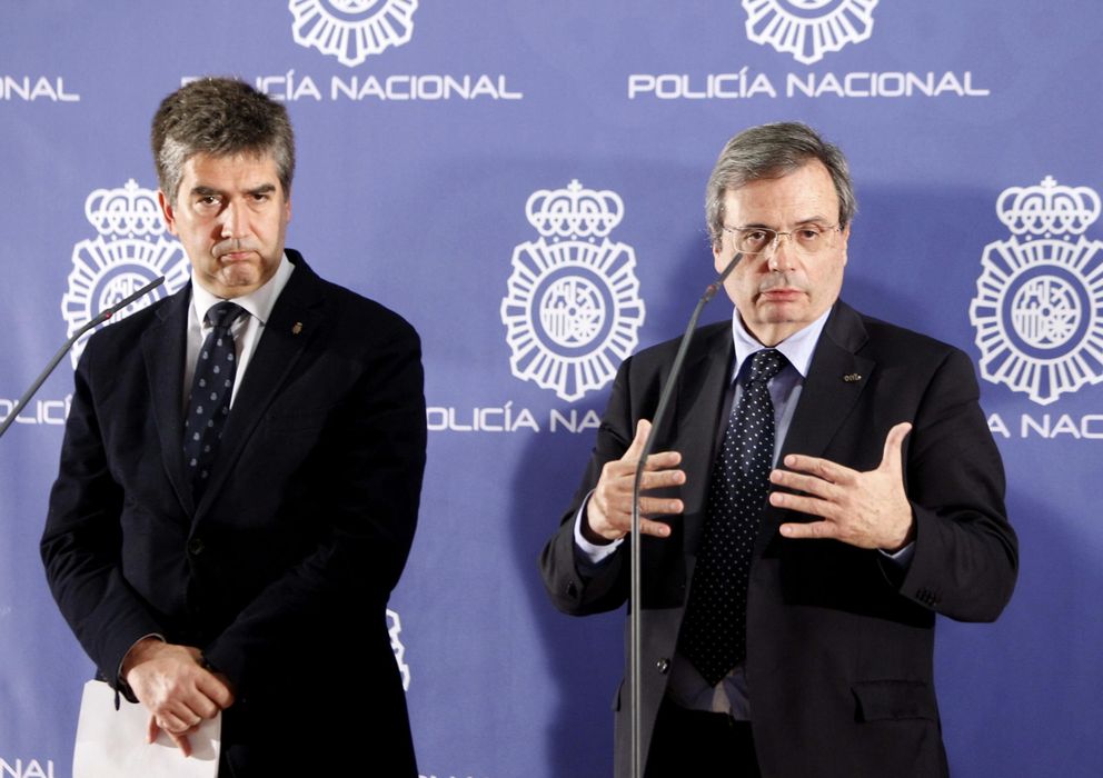 Foto: El director general de la Policía, Ignacio Cosidó (i), y el director de la ONT, Rafael Matesanz (EFE)