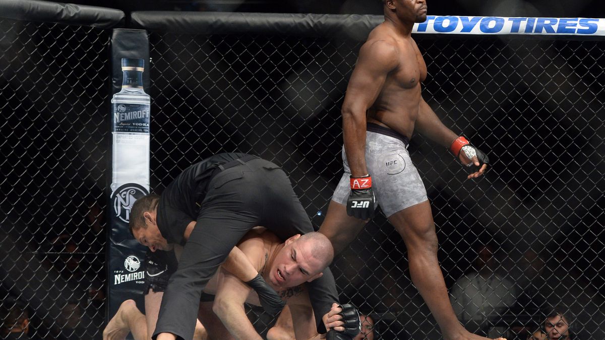 UFC Phoenix: El apabullante KO de Francis Negannou a Cain Velásquez en 26 segundos