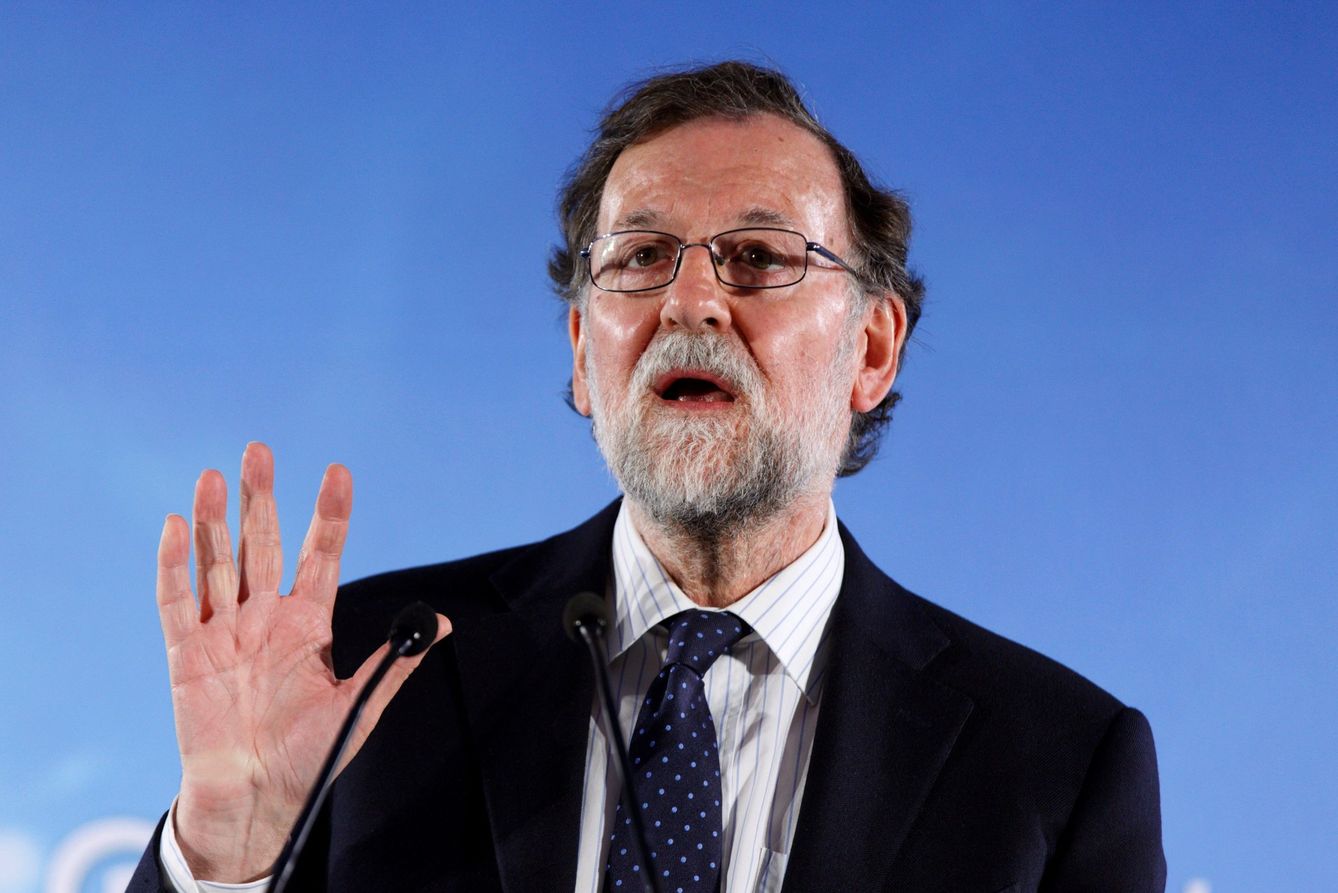 Rajoy durante su intervención este jueves en el acto electoral del PP vasco en Vitoria. (EFE)