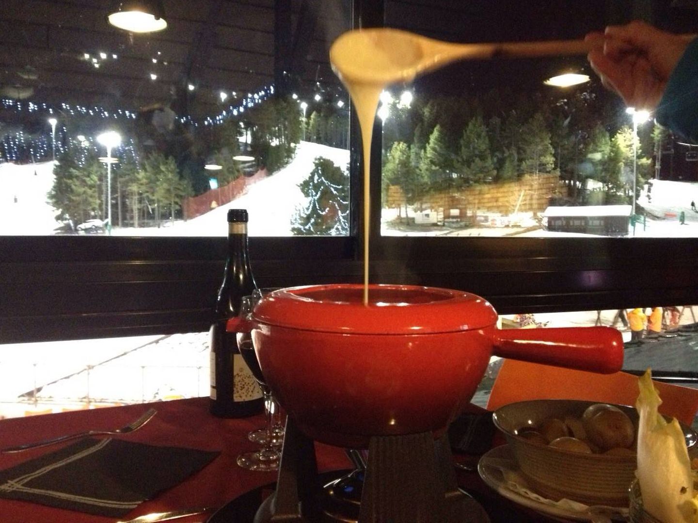 Esquí nocturno y cenas en la estación de Masella. (Cortesía)