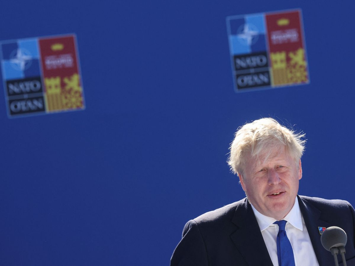 Foto: Boris Johnson a su llegada a la cumbre de la OTAN en Madrid. (Reuters/ Nacho Doce)